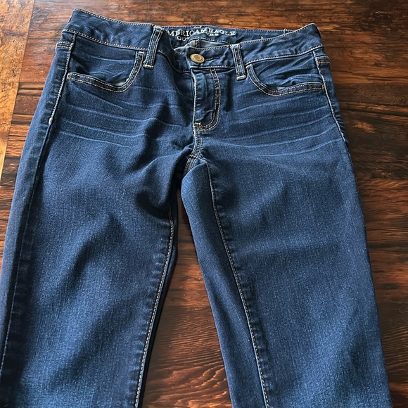 American Eagle Women's Low Rise Jegging Super Stretch Dark Denim size 4 - Picture 5 of 8
